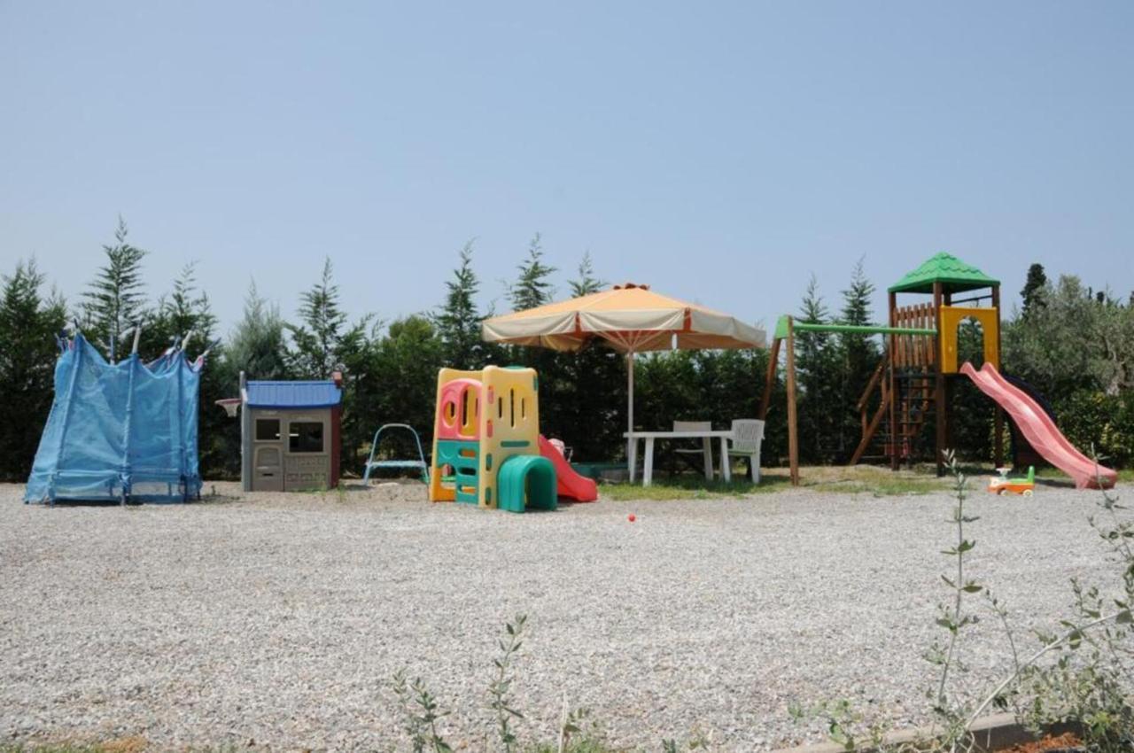 Luxurious 6 Bedroom Villa In A Great Location Chalkís エクステリア 写真