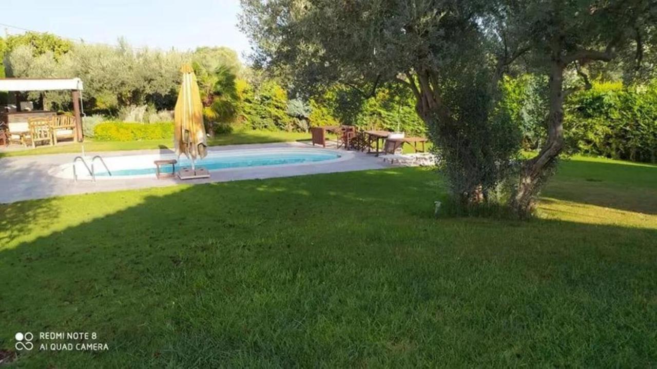 Luxurious 6 Bedroom Villa In A Great Location Chalkís エクステリア 写真