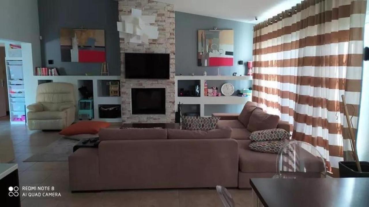 Luxurious 6 Bedroom Villa In A Great Location Chalkís エクステリア 写真