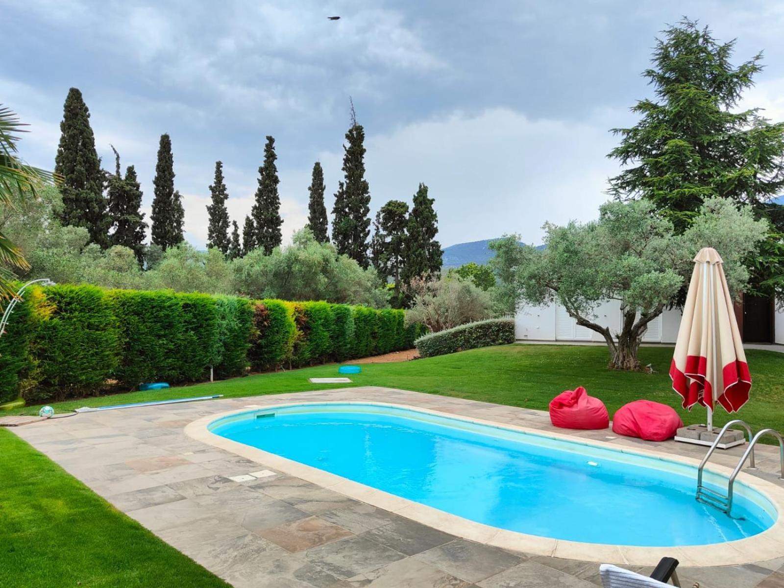 Luxurious 6 Bedroom Villa In A Great Location Chalkís エクステリア 写真